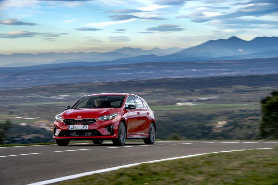  Kia Ceed GT 2019 года  (UK) (фото 37 из 43)